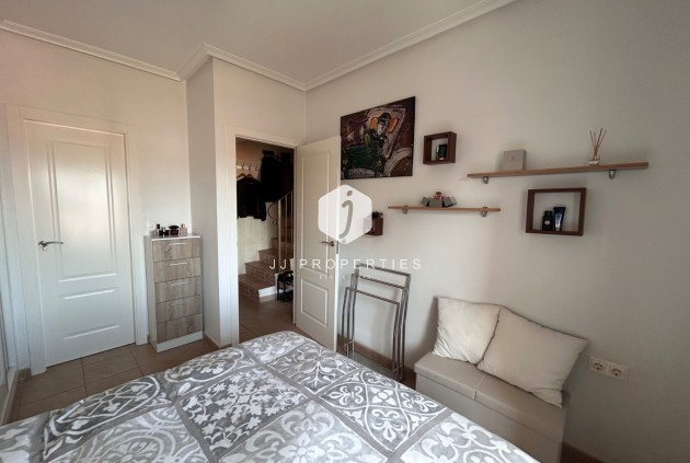 Tweedehands - Appartement / flat -
Jacarilla - Inland