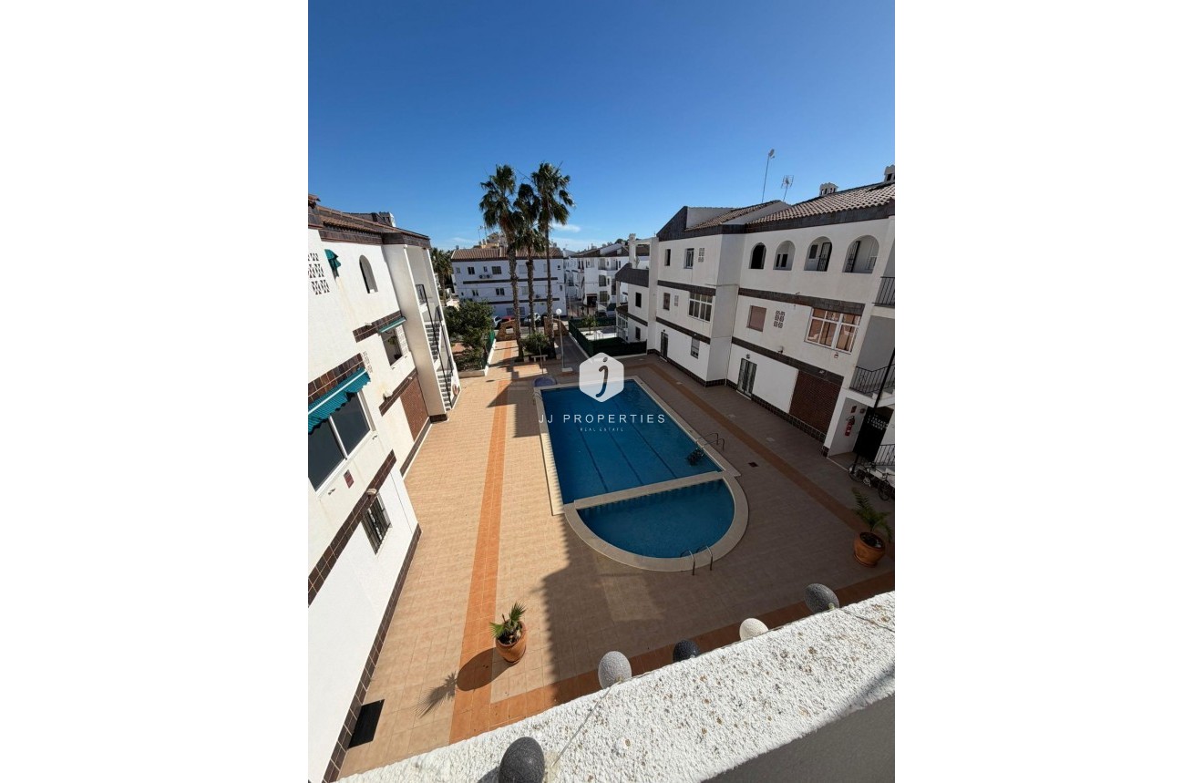 Z drugiej ręki - Mieszkanie w bloku -
Torrevieja - Punta prima