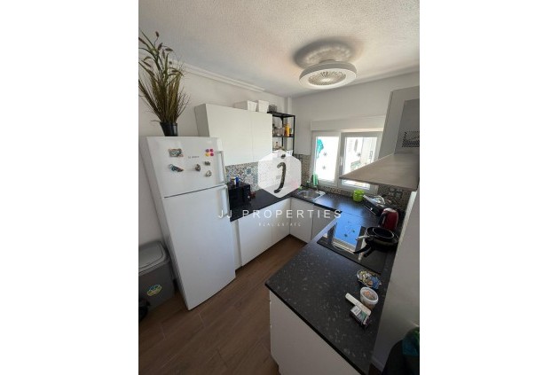 Z drugiej ręki - Mieszkanie w bloku -
Torrevieja - Punta prima