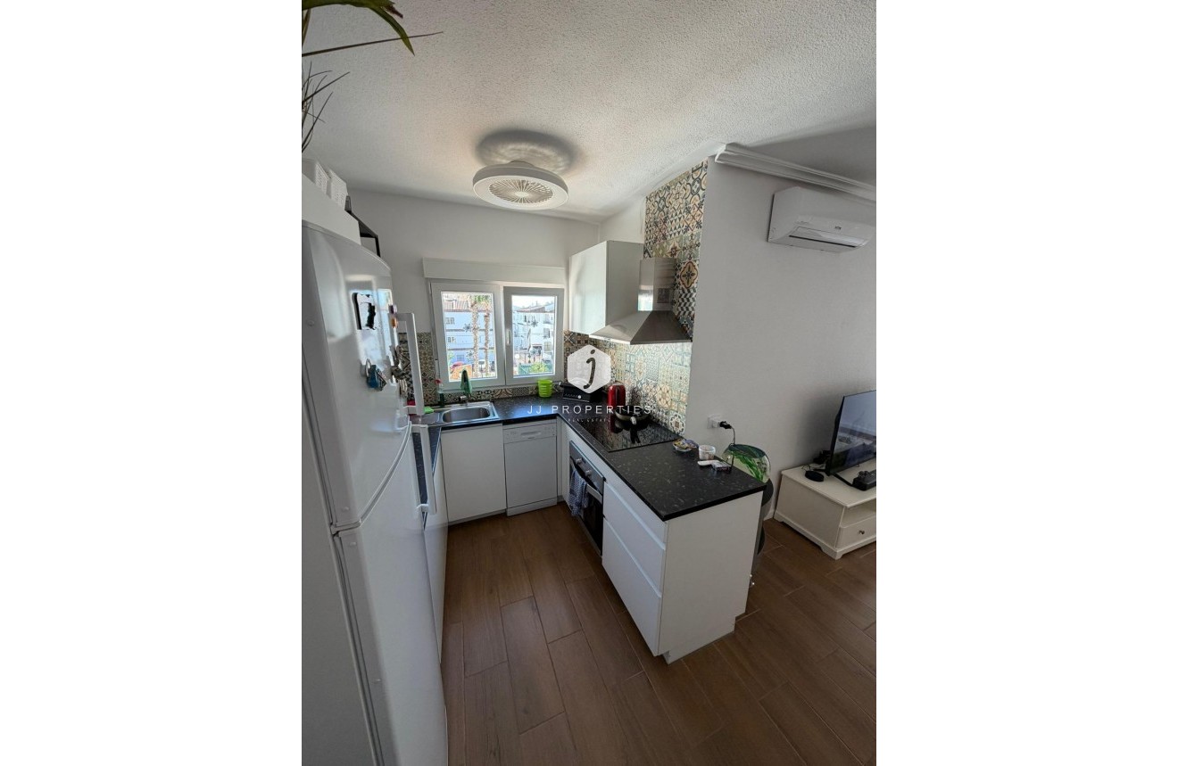 Z drugiej ręki - Mieszkanie w bloku -
Torrevieja - Punta prima