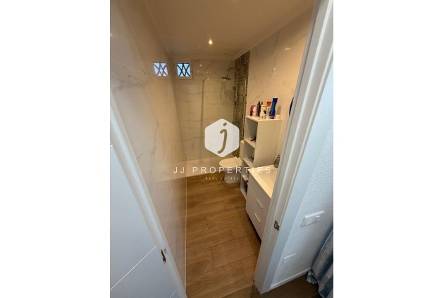 Z drugiej ręki - Mieszkanie w bloku -
Torrevieja - Punta prima