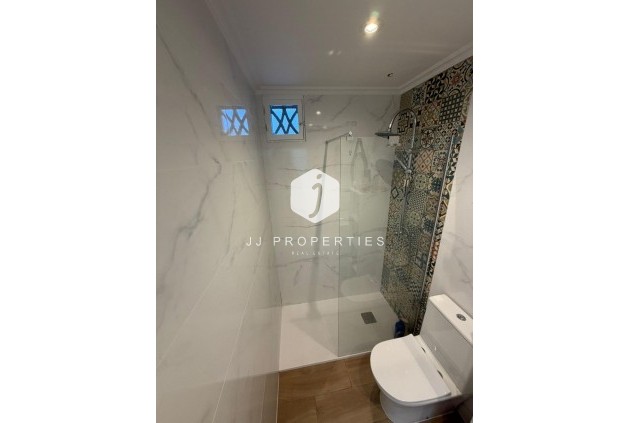 Z drugiej ręki - Mieszkanie w bloku -
Torrevieja - Punta prima