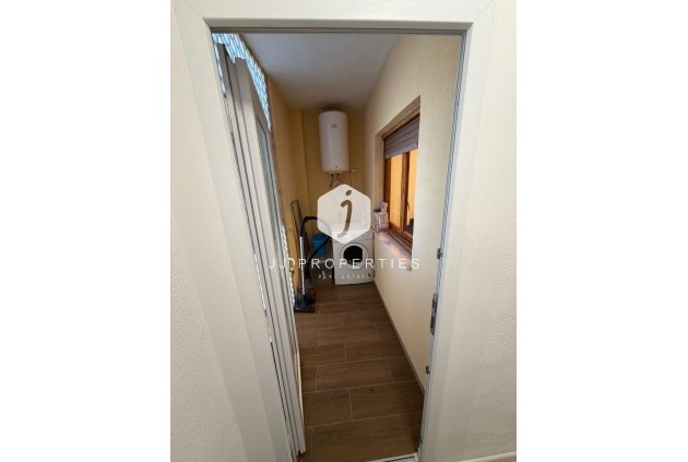 Z drugiej ręki - Mieszkanie w bloku -
Torrevieja - Punta prima