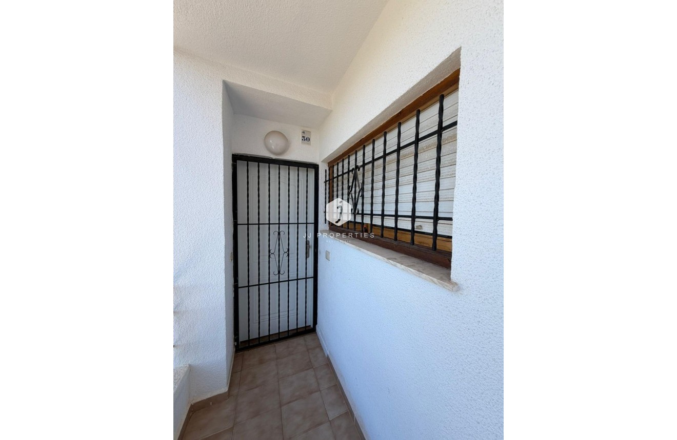 Z drugiej ręki - Mieszkanie w bloku -
Torrevieja - Punta prima