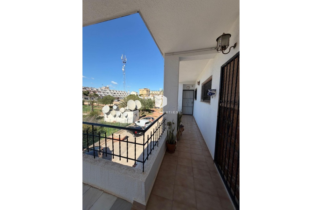 Z drugiej ręki - Mieszkanie w bloku -
Torrevieja - Punta prima