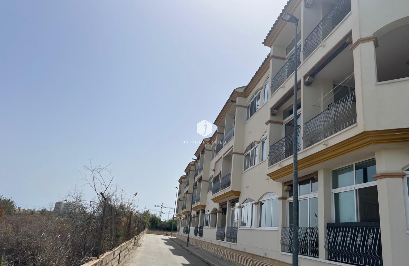 Segunda mano - Apartamento / piso -
Dolores - Comunidad Valenciana