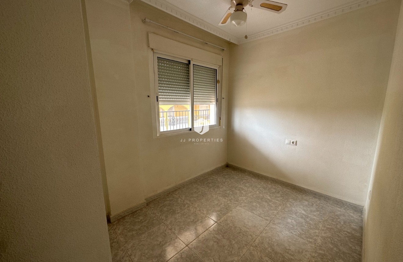 Tweedehands - Appartement / flat -
Algorfa - Inland