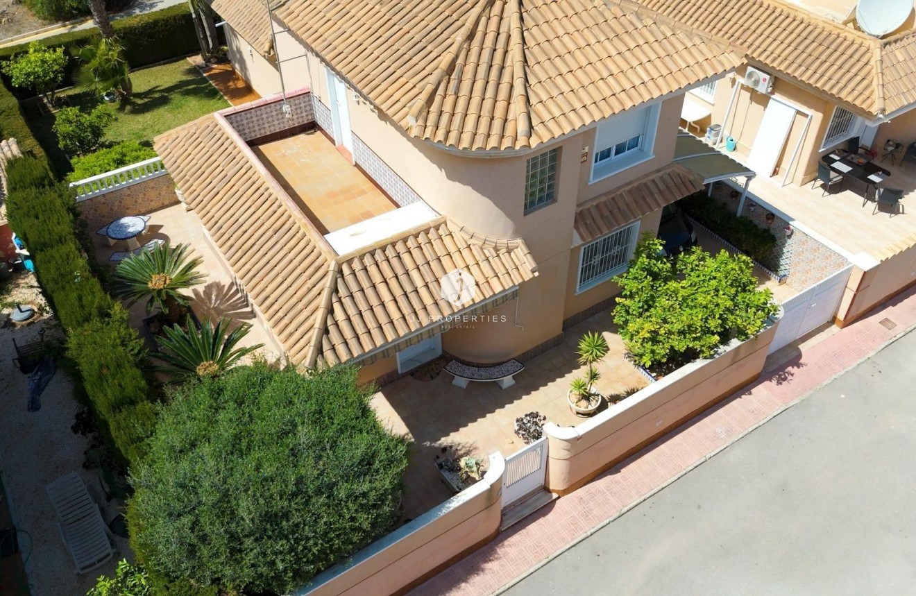 Resale - Villa -
Torrevieja - Los Balcones - Los Altos del Edén
