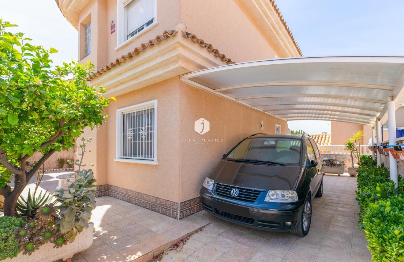 Resale - Villa -
Torrevieja - Los Balcones - Los Altos del Edén