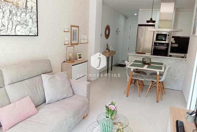 Aus zweiter Hand - Wohnung -
Torrevieja - Estacion de autobuses