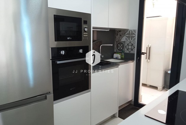 Aus zweiter Hand - Wohnung -
Torrevieja - Estacion de autobuses