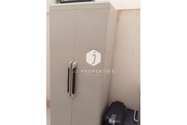 Aus zweiter Hand - Wohnung -
Torrevieja - Estacion de autobuses