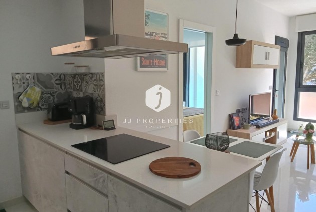 Aus zweiter Hand - Wohnung -
Torrevieja - Estacion de autobuses