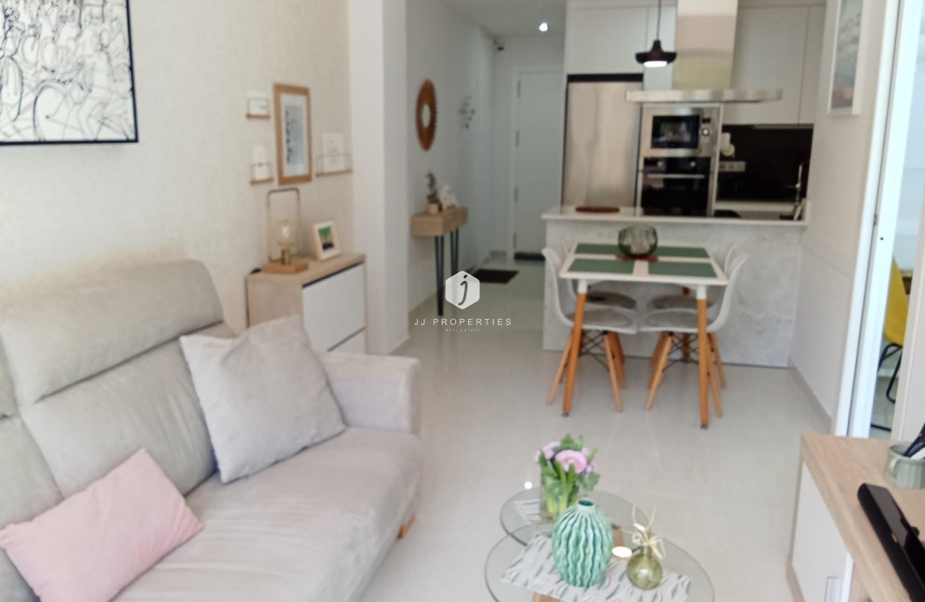 Aus zweiter Hand - Wohnung -
Torrevieja - Estacion de autobuses