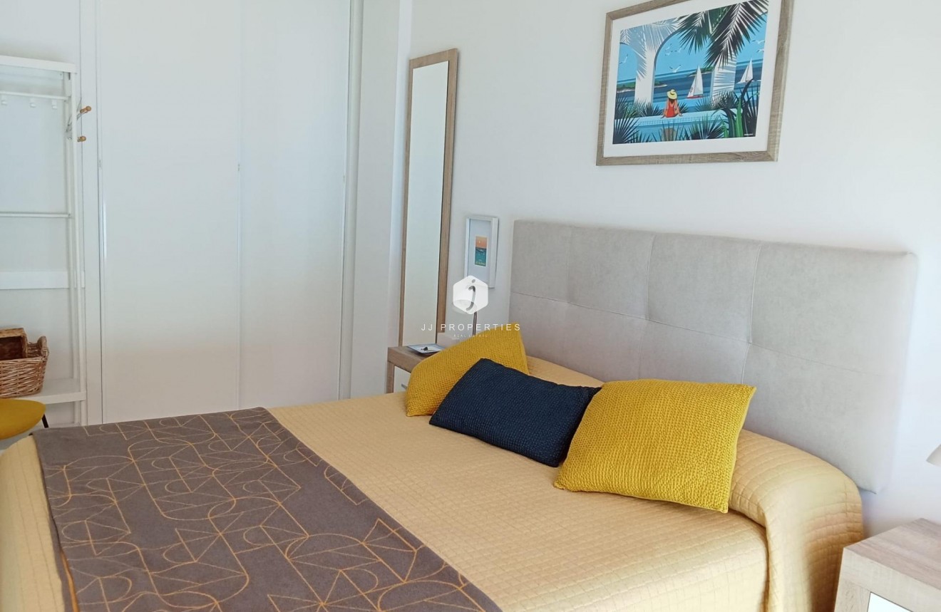 Aus zweiter Hand - Wohnung -
Torrevieja - Estacion de autobuses