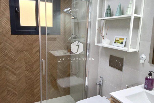 Aus zweiter Hand - Wohnung -
Torrevieja - Estacion de autobuses