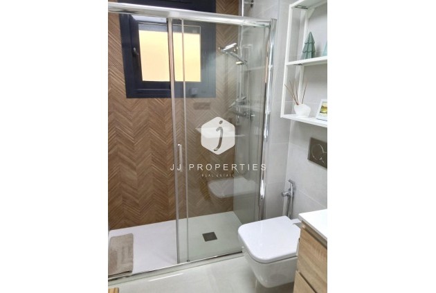 Aus zweiter Hand - Wohnung -
Torrevieja - Estacion de autobuses