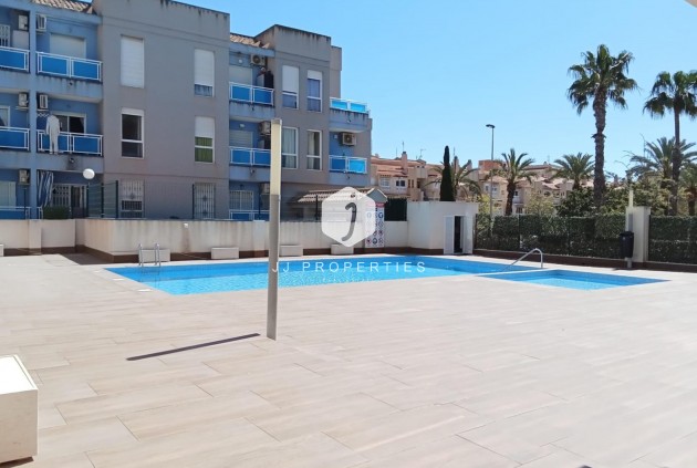 Aus zweiter Hand - Wohnung -
Torrevieja - Estacion de autobuses