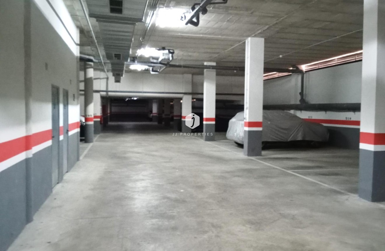 Aus zweiter Hand - Wohnung -
Torrevieja - Estacion de autobuses