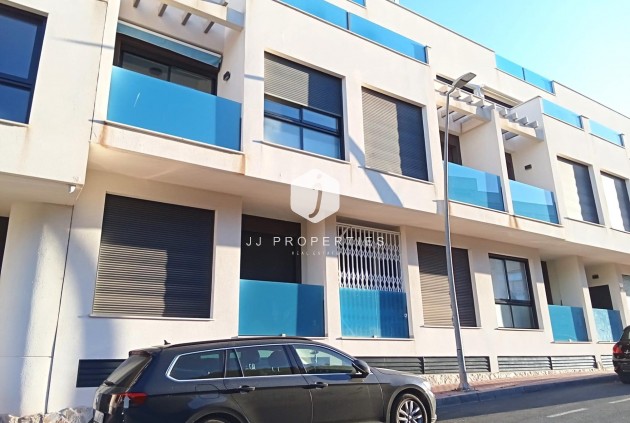 Aus zweiter Hand - Wohnung -
Torrevieja - Estacion de autobuses