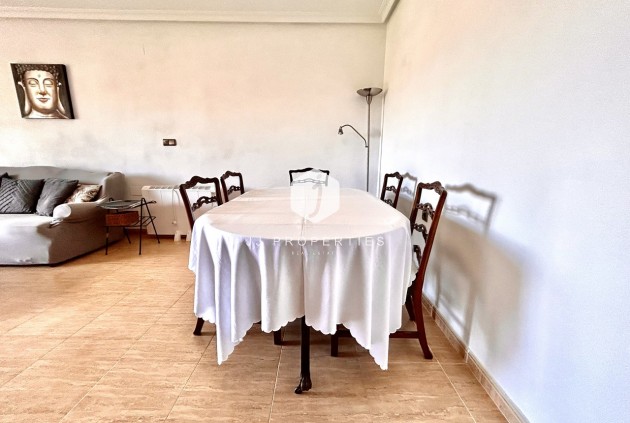 Z drugiej ręki - Mieszkanie w bloku -
Almoradí - Inland