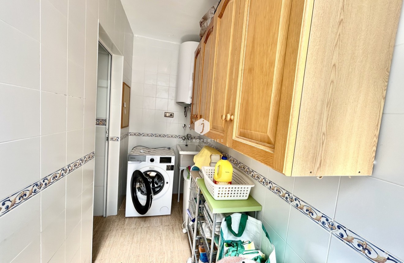 Z drugiej ręki - Mieszkanie w bloku -
Almoradí - Inland