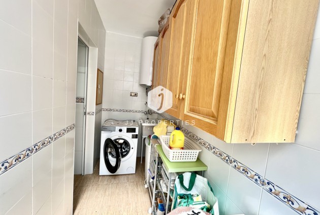 Z drugiej ręki - Mieszkanie w bloku -
Almoradí - Inland