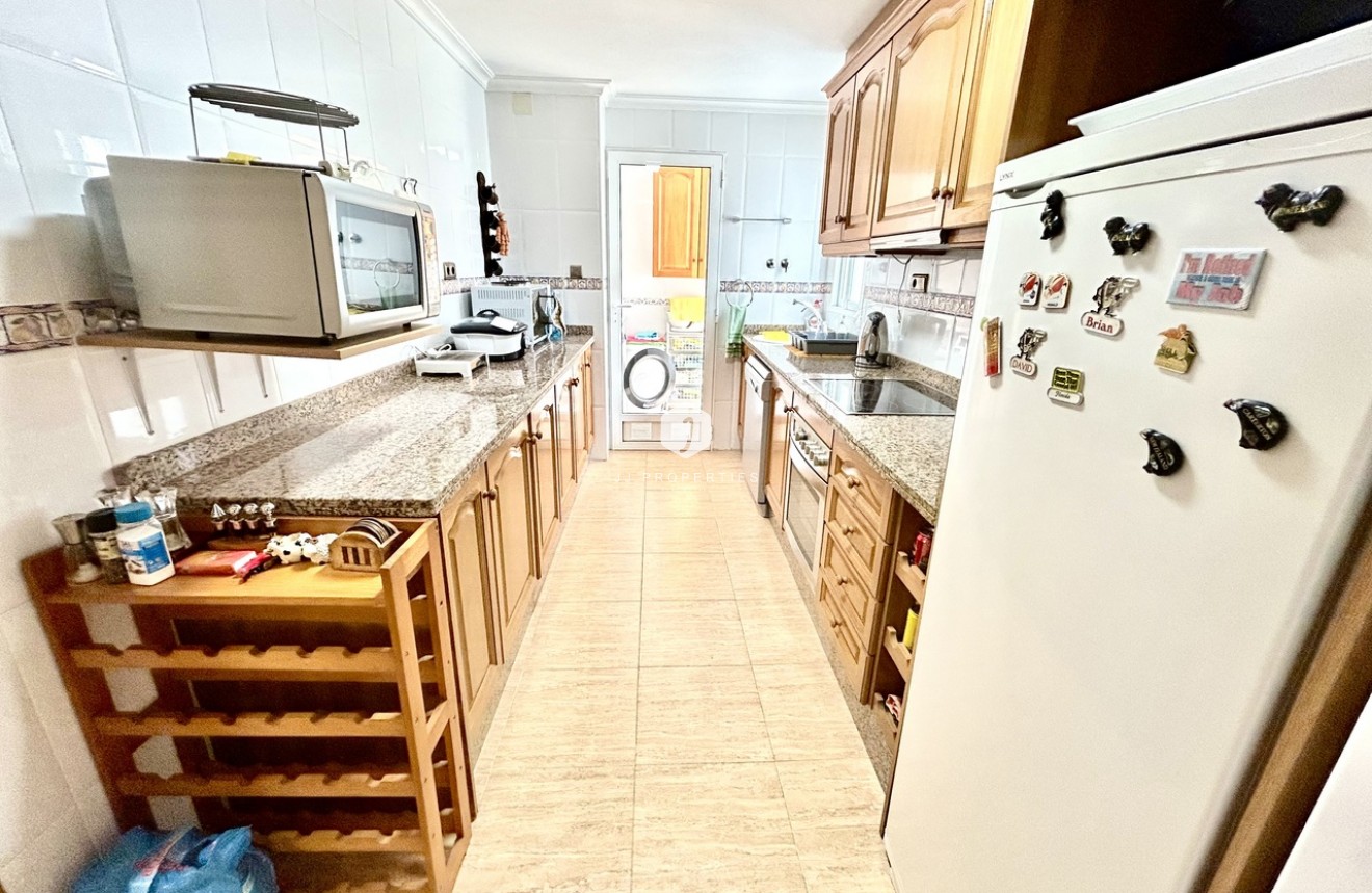 Z drugiej ręki - Mieszkanie w bloku -
Almoradí - Inland