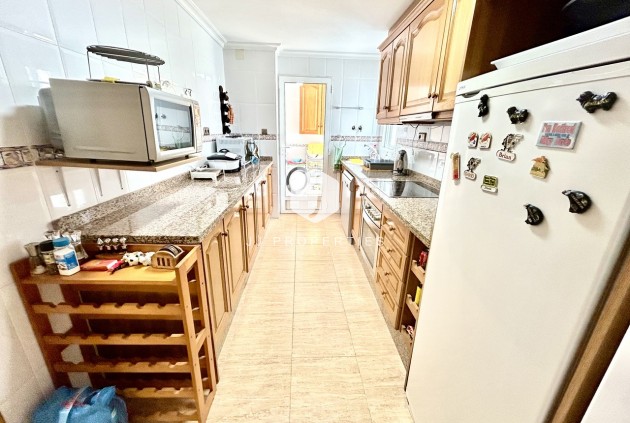 Z drugiej ręki - Mieszkanie w bloku -
Almoradí - Inland