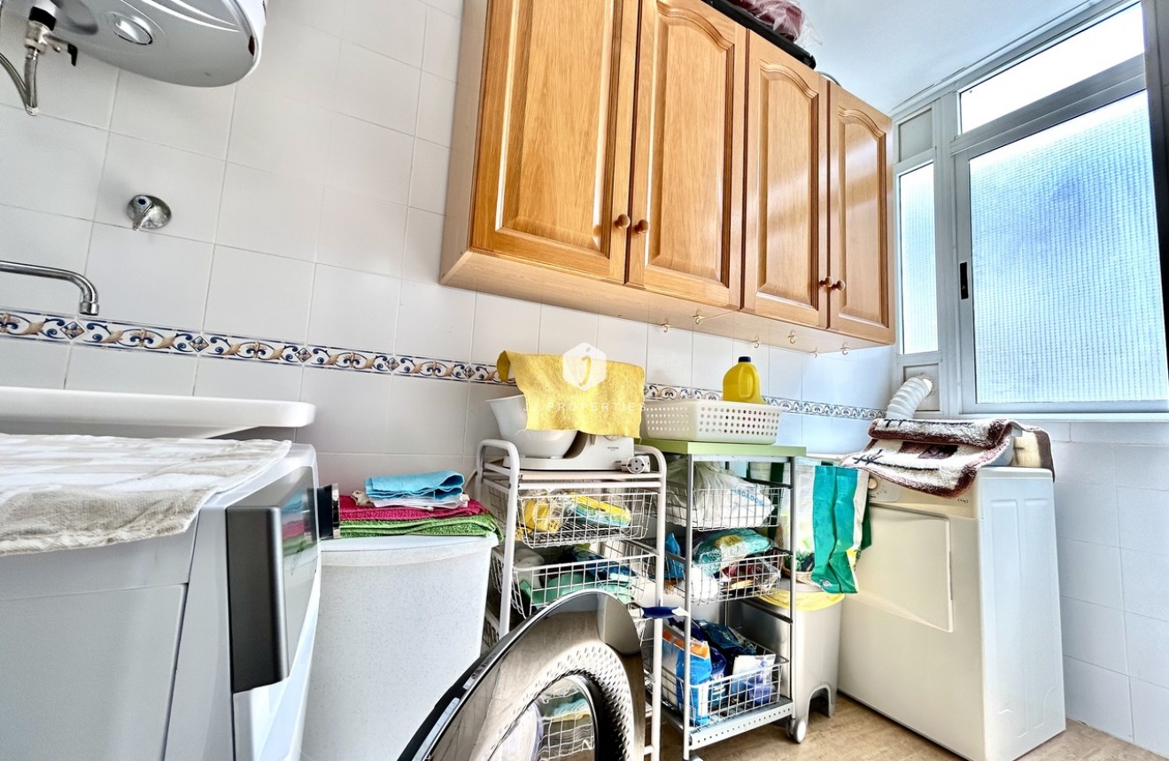 Z drugiej ręki - Mieszkanie w bloku -
Almoradí - Inland