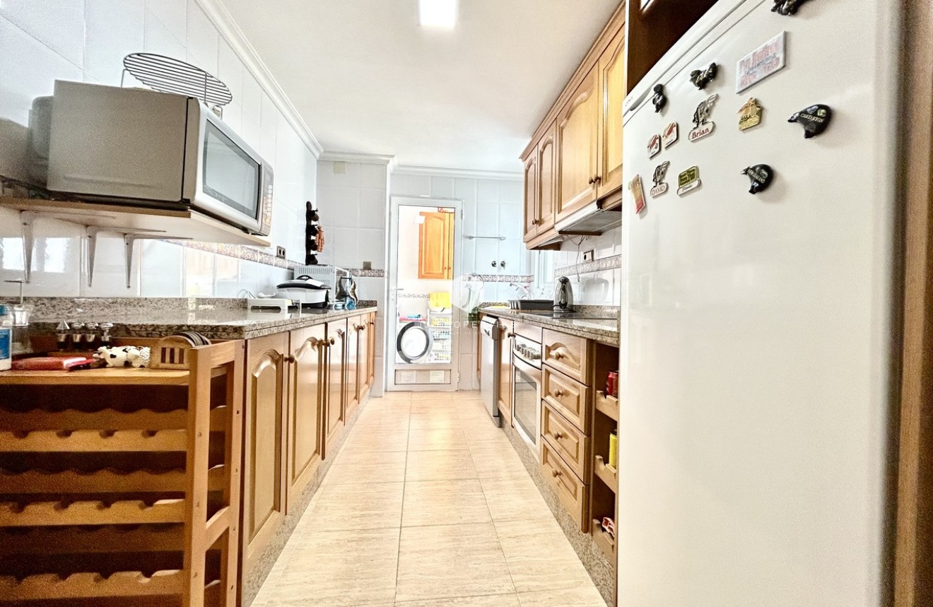 Z drugiej ręki - Mieszkanie w bloku -
Almoradí - Inland