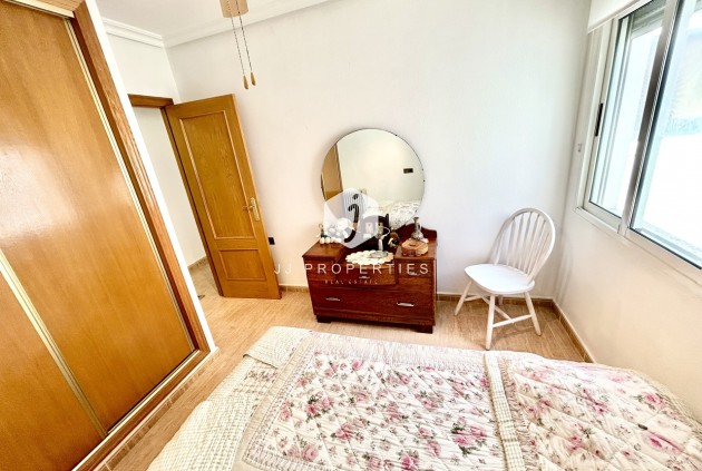 Z drugiej ręki - Mieszkanie w bloku -
Almoradí - Inland