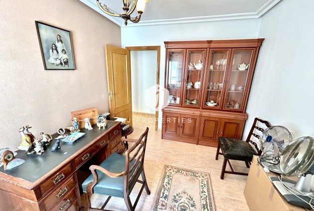 Z drugiej ręki - Mieszkanie w bloku -
Almoradí - Inland