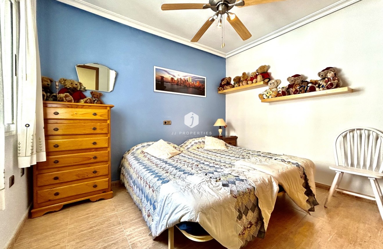 Z drugiej ręki - Mieszkanie w bloku -
Almoradí - Inland