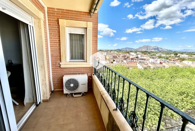 Z drugiej ręki - Mieszkanie w bloku -
Almoradí - Inland