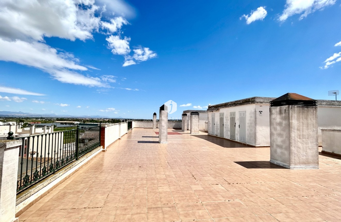 Z drugiej ręki - Mieszkanie w bloku -
Almoradí - Inland