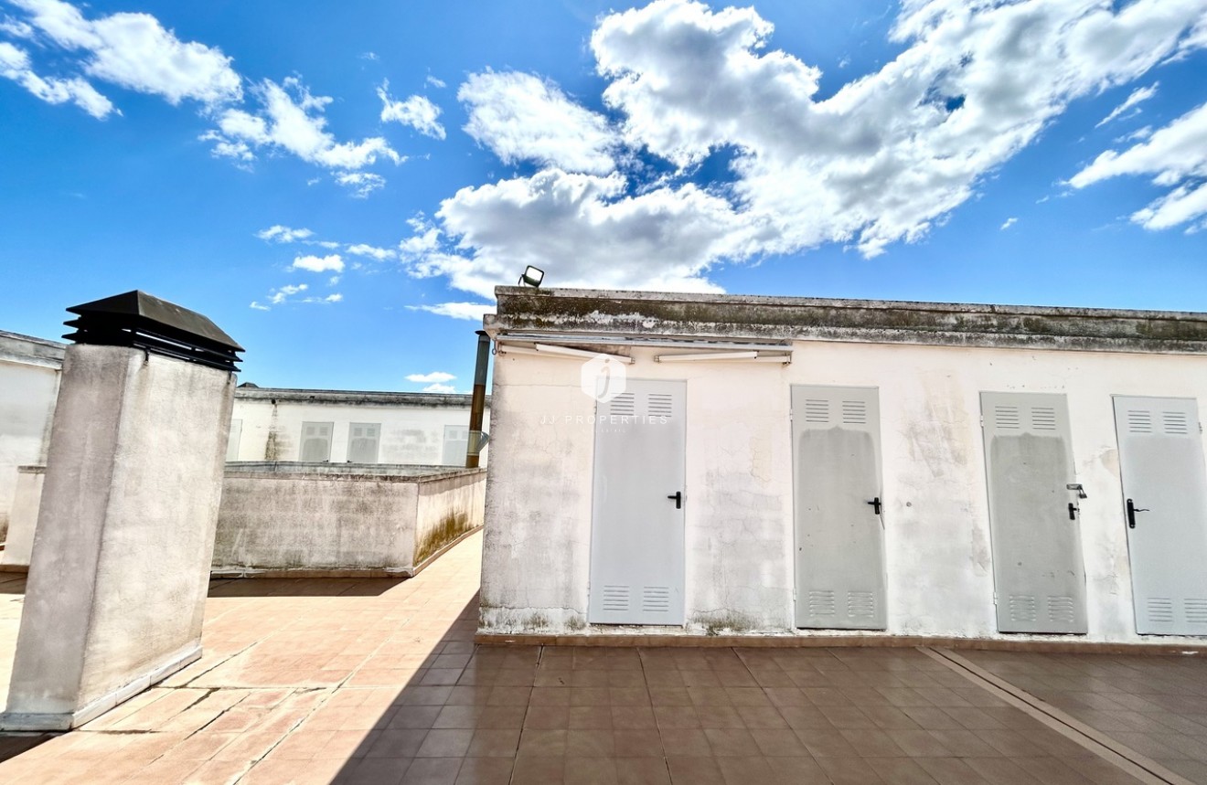 Z drugiej ręki - Mieszkanie w bloku -
Almoradí - Inland