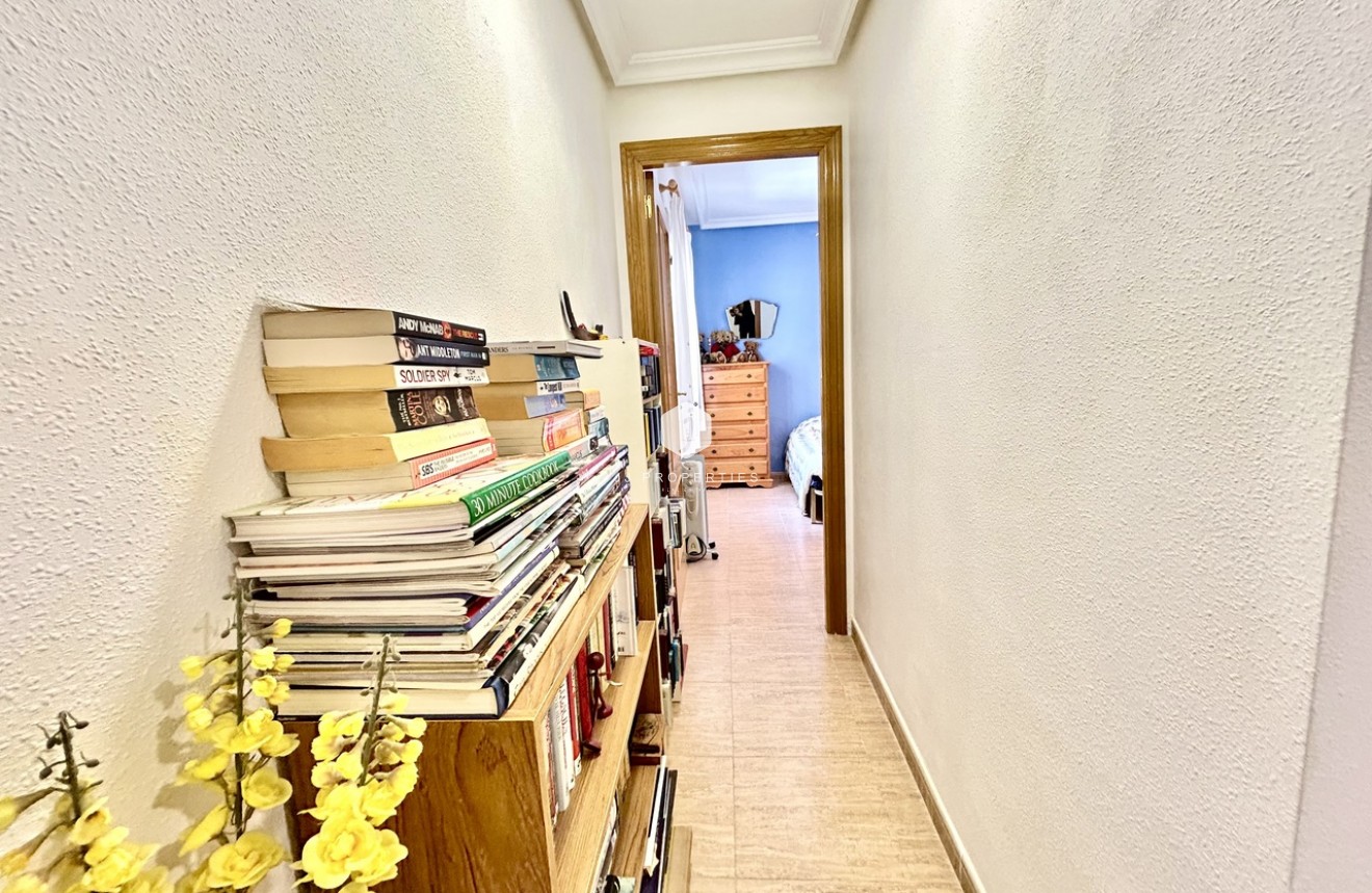 Z drugiej ręki - Mieszkanie w bloku -
Almoradí - Inland