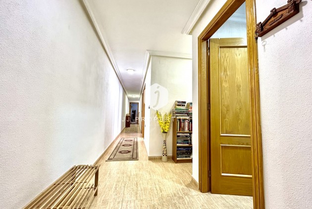 Z drugiej ręki - Mieszkanie w bloku -
Almoradí - Inland