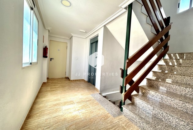 Z drugiej ręki - Mieszkanie w bloku -
Almoradí - Inland