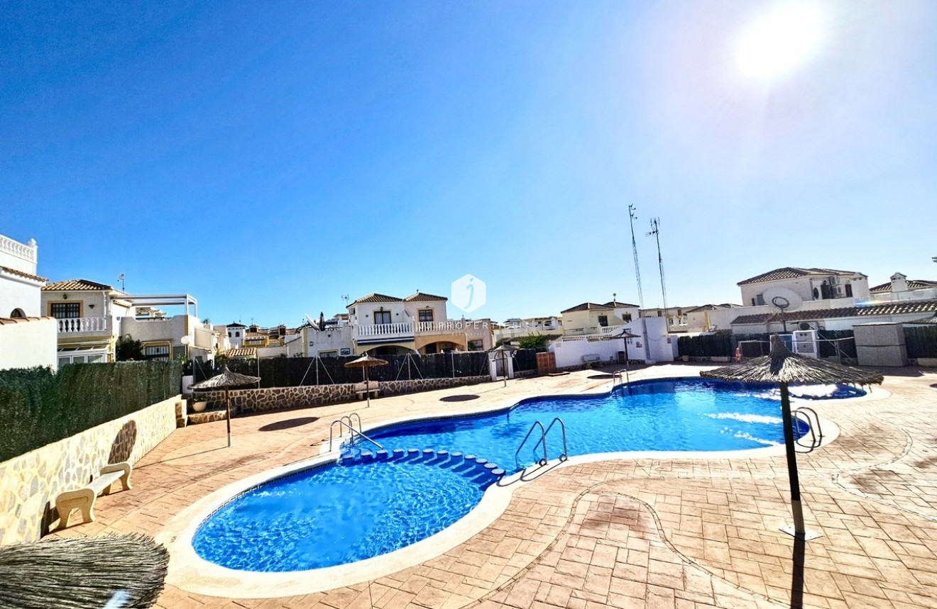 Aus zweiter Hand - Chalet -
Punta Prima - Costa Blanca