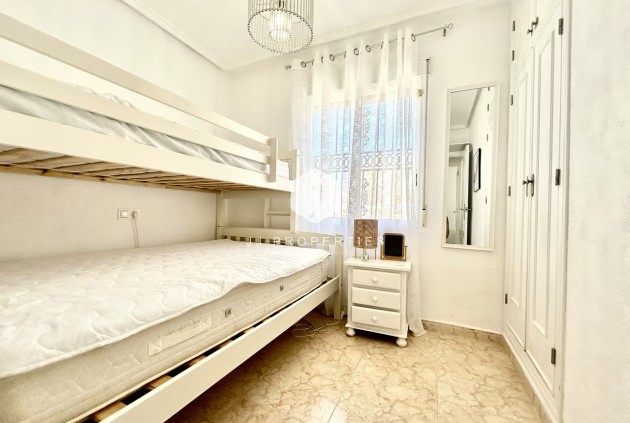 Aus zweiter Hand - Chalet -
Punta Prima - Costa Blanca