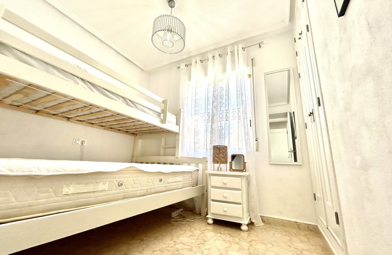 Aus zweiter Hand - Chalet -
Punta Prima - Costa Blanca