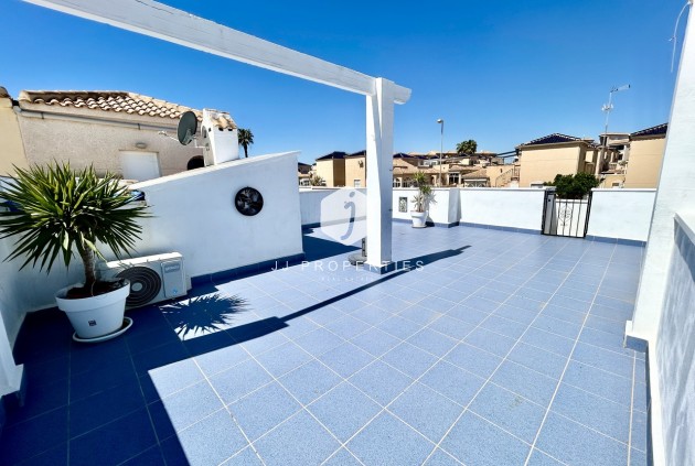 Aus zweiter Hand - Chalet -
Punta Prima - Costa Blanca