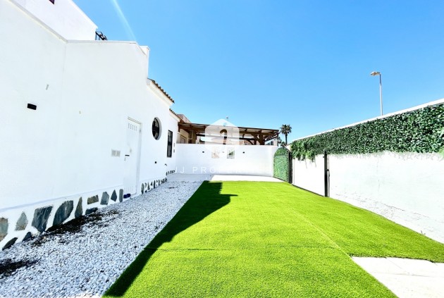 Aus zweiter Hand - Chalet -
Punta Prima - Costa Blanca