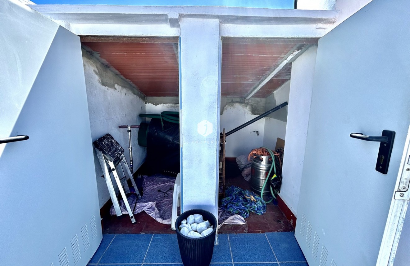 Aus zweiter Hand - Chalet -
Punta Prima - Costa Blanca