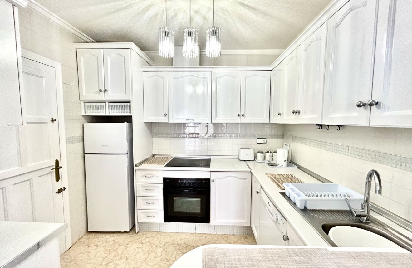 Aus zweiter Hand - Chalet -
Punta Prima - Costa Blanca