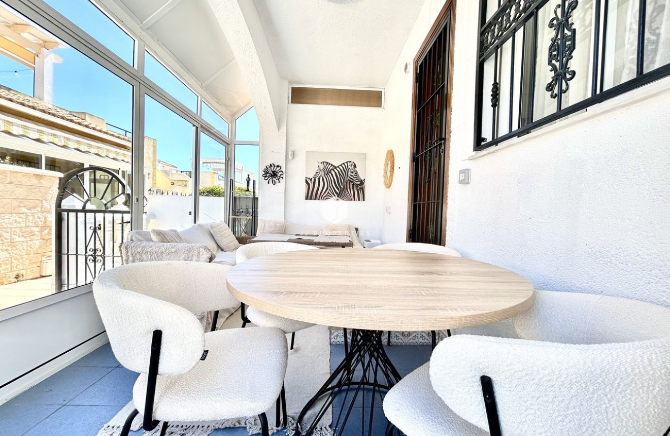 Aus zweiter Hand - Chalet -
Punta Prima - Costa Blanca