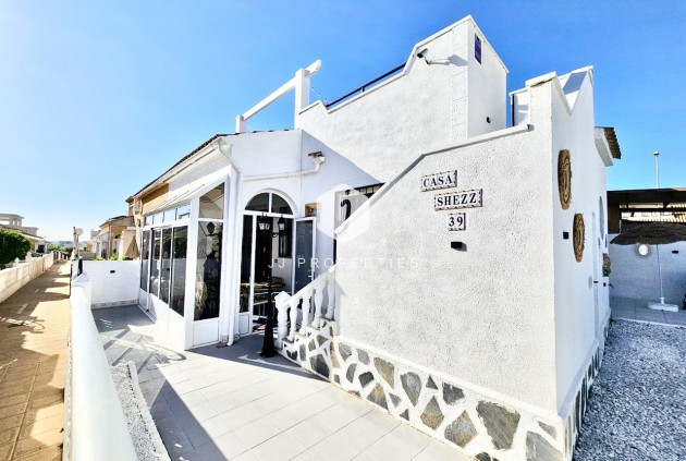 Aus zweiter Hand - Chalet -
Punta Prima - Costa Blanca