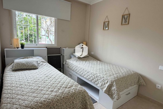 Tweedehands - Bungalow -
Orihuela Costa - Costa Blanca